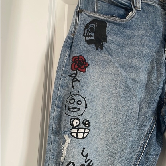 Blue Distressed Graphic Mens Jeans - Picture 4 of 9